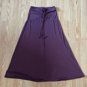 Burgundy scrunch maxi skirt